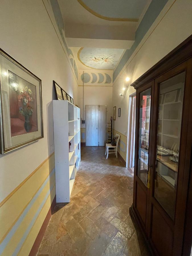 Palazzo Valenti - Camere in palazzo rinascimentale Trevi Esterno foto